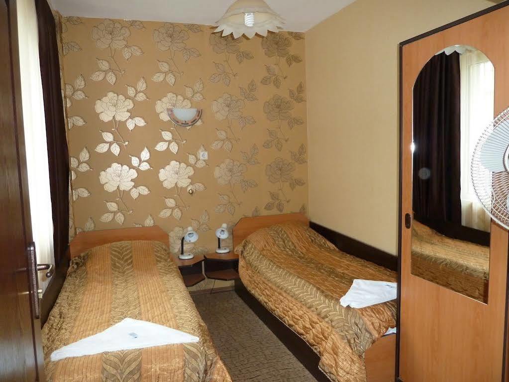 Tarnovski Dom Guest Rooms Veliko Tarnovo Ngoại thất bức ảnh
